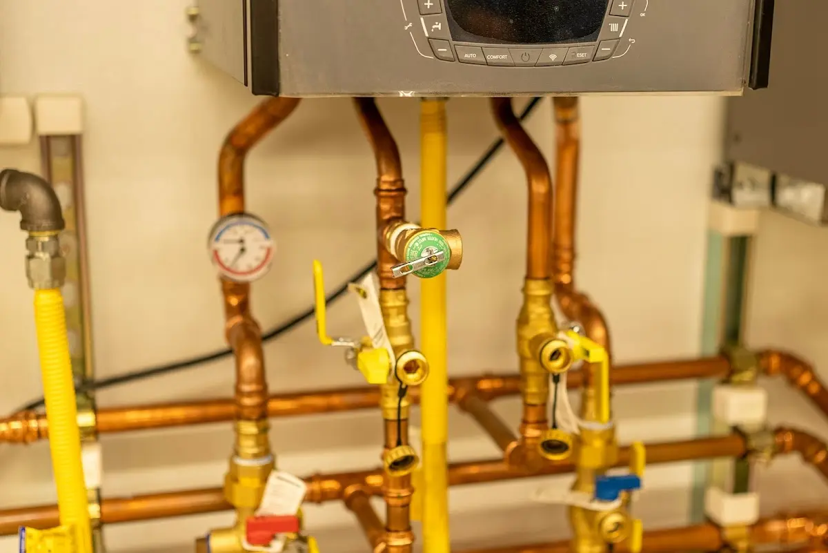 Licensed technician providing Slab Leak Repair for a homeowner in North Lynnwood